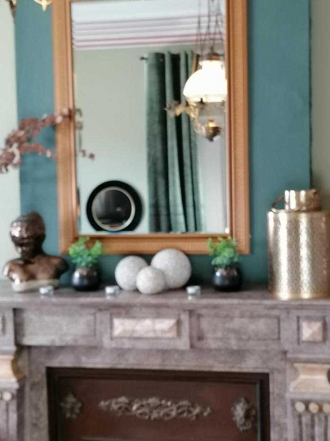 Maison D'Hote Les Notes Endormie Chambre Secrete Berzee Exterior foto