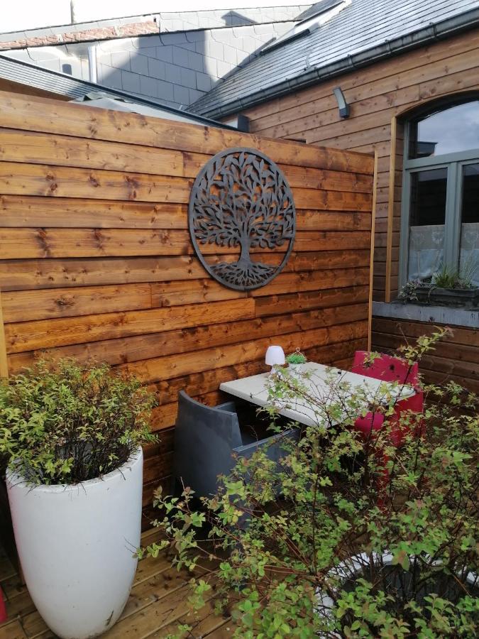 Maison D'Hote Les Notes Endormie Chambre Secrete Berzee Exterior foto