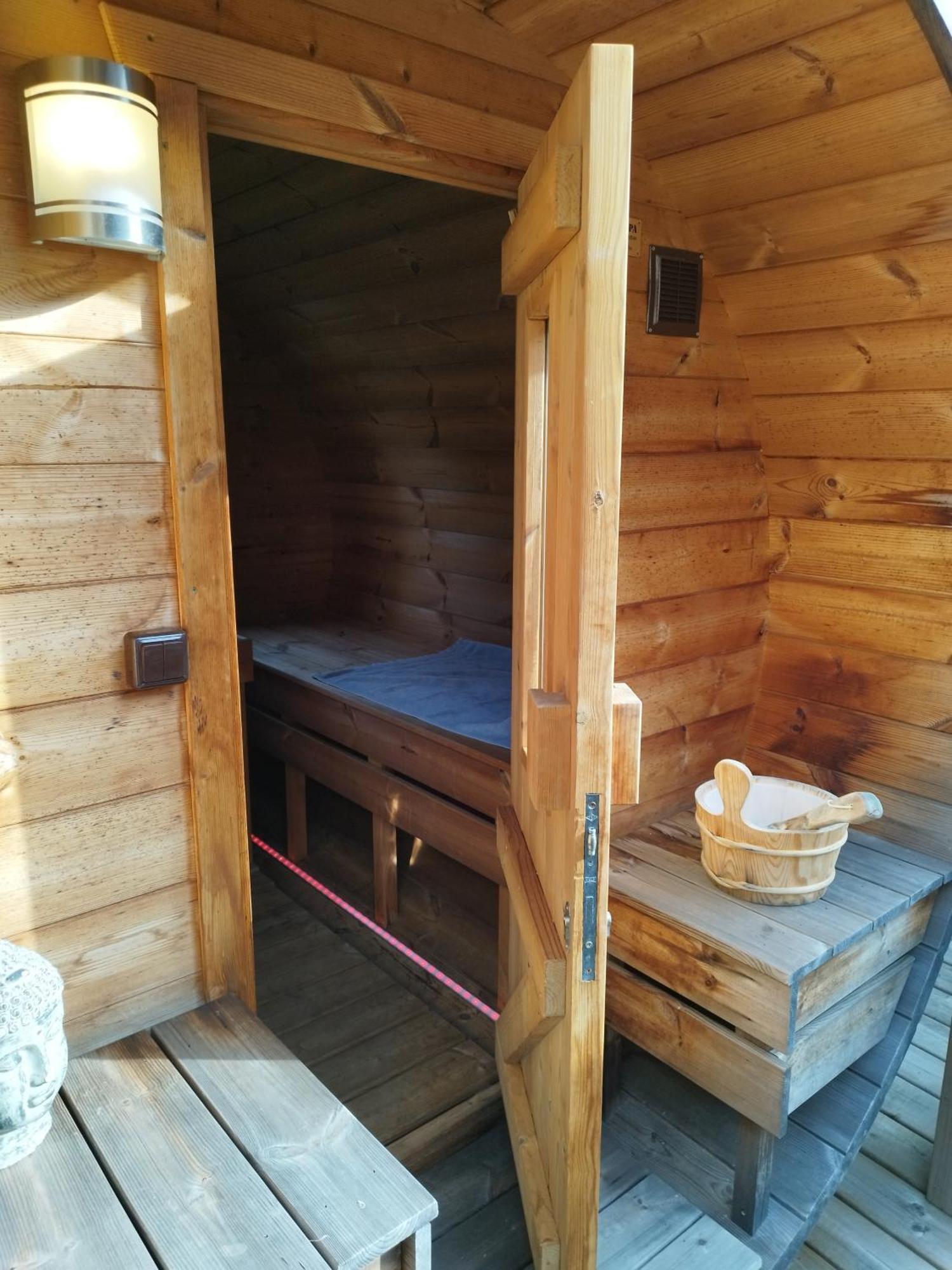 Maison D'Hote Les Notes Endormie Chambre Secrete Berzee Exterior foto